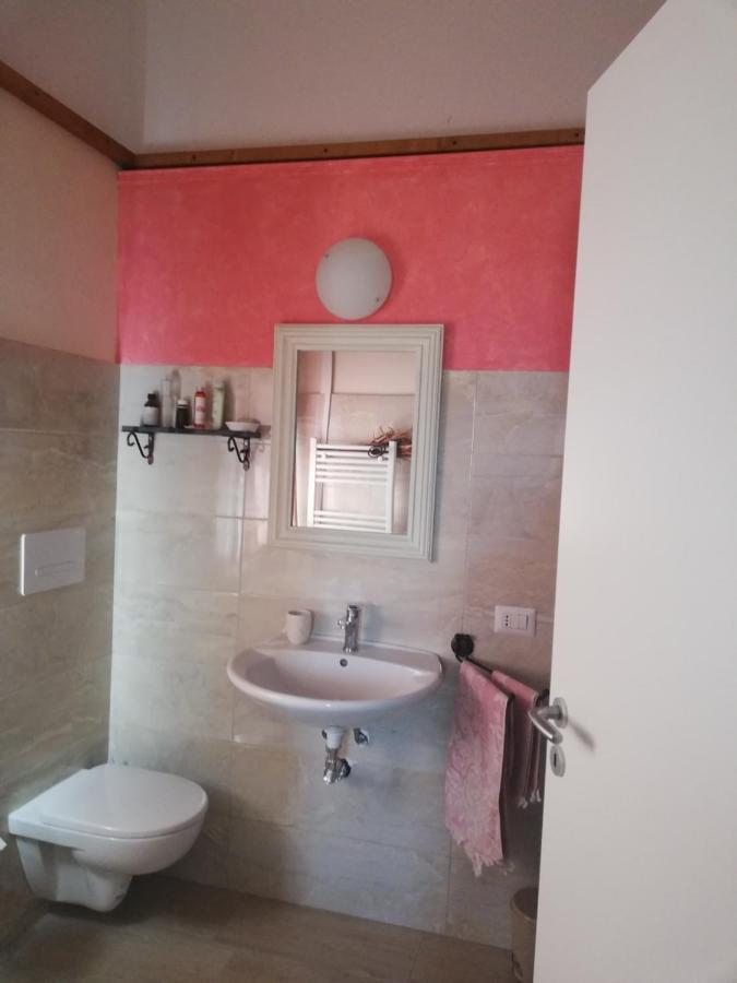 Hotel Insula -- Telti Extérieur photo