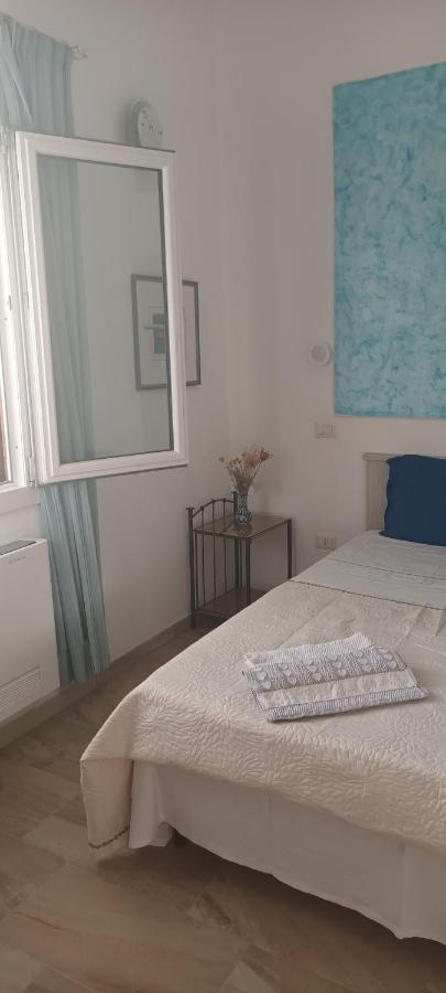 Hotel Insula -- Telti Extérieur photo
