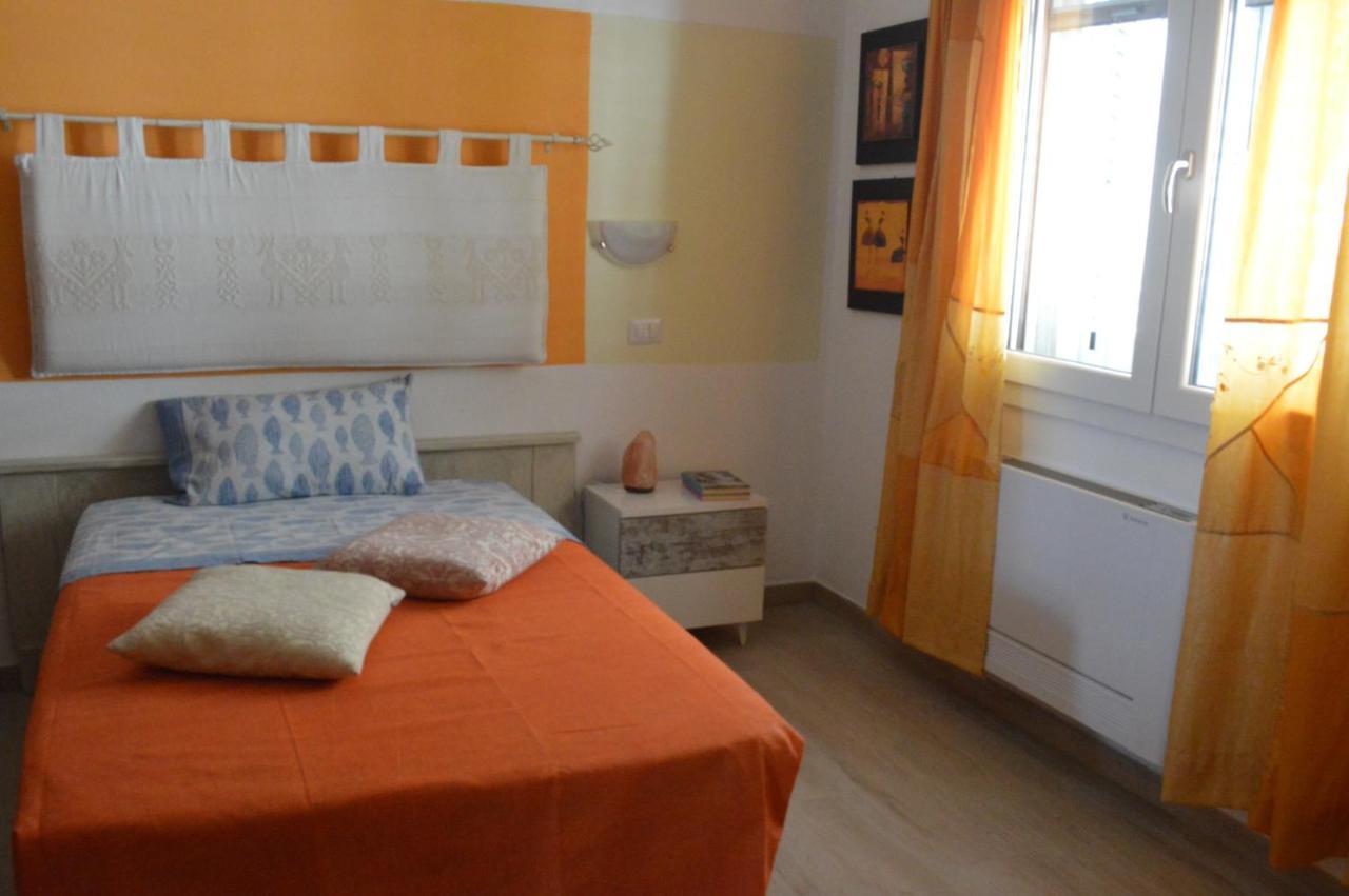 Hotel Insula -- Telti Extérieur photo
