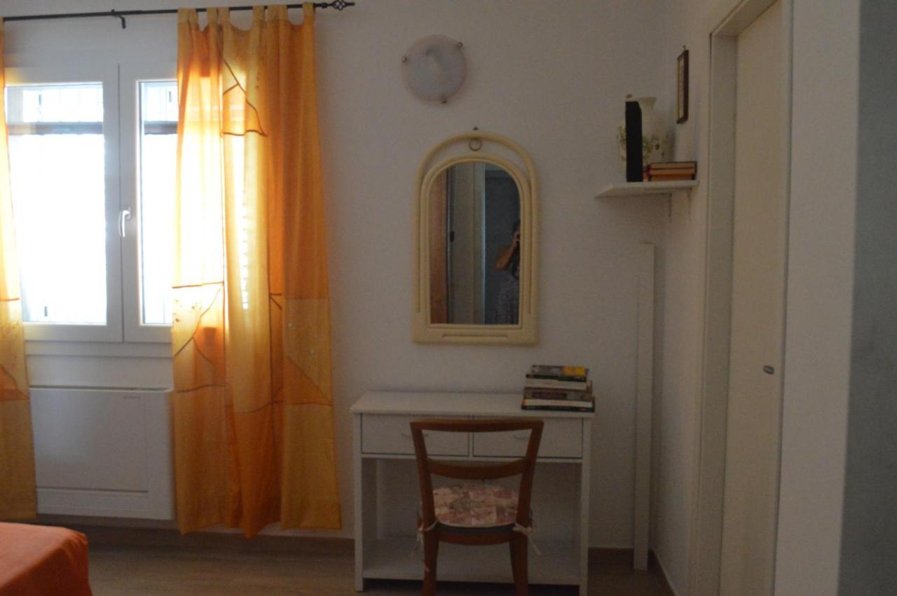 Hotel Insula -- Telti Extérieur photo